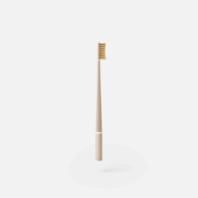 Piuma Vitamin C Medium Brush Nude Rose Μέτρια Οδοντόβουρτσα με Βιταμίνη C Ροζ 1τμχ
